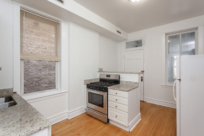 Photo - 3239 N Clifton Ave Unit 3