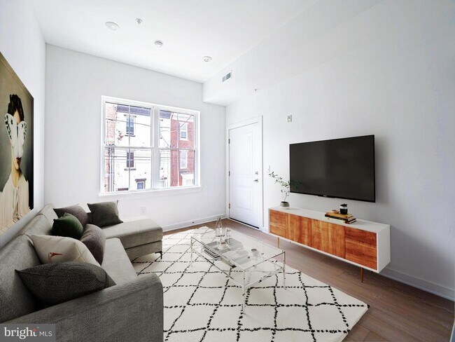 Building Photo - 2403-2407 W Thompson St Unit 4 Rental