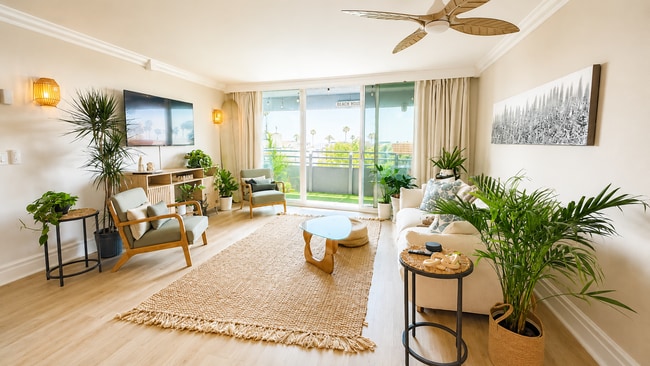 Building Photo - 2965 Mission Blvd Unit Mission Beach Towers 4C