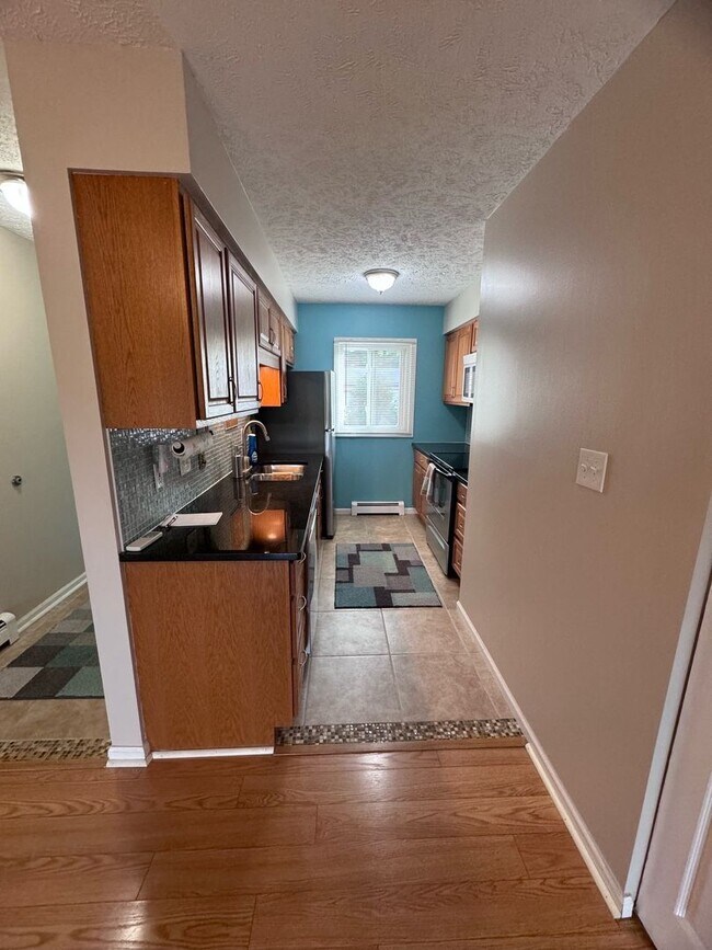 Photo - 3 BEDROOM CONDO WITH A 1 CAR GARAGE AND INCLUDES UTILITIES!