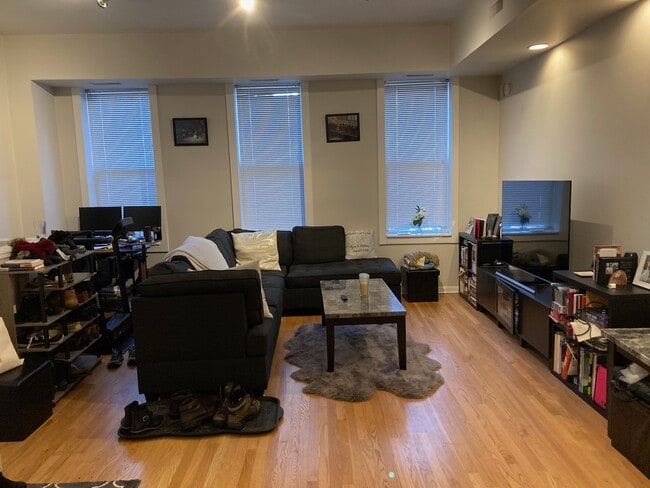 Photo - 1735 W Crystal St Unit 2F