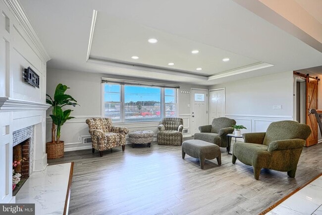 Photo - 520 White Oak Dr