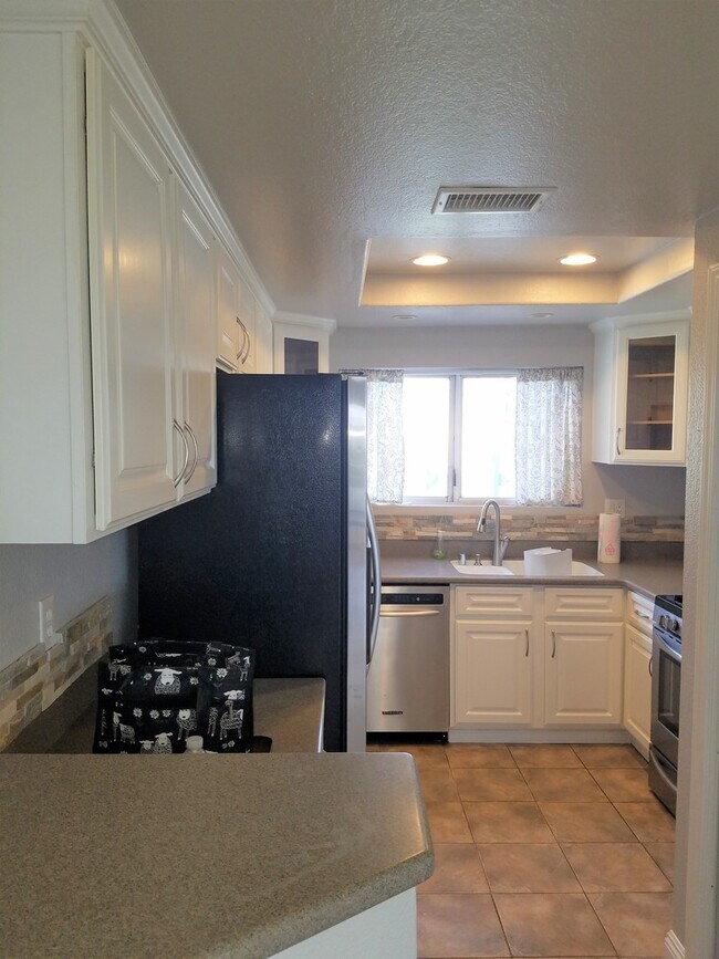 Photo - Gorgeous 2 bed 2 bath nestled in heart of Mission Viejo