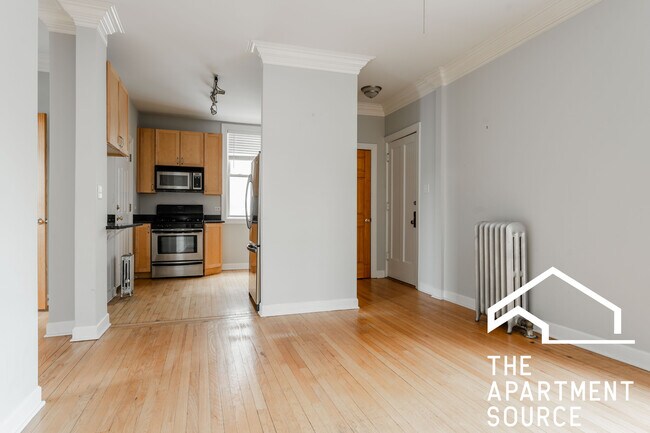 Photo - 1950 W Leland Ave Unit 2