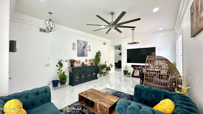 Photo - 3927 S Hollyhock Pl