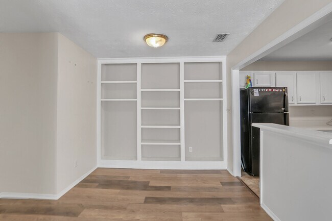 Photo - 1408 Country Park Dr