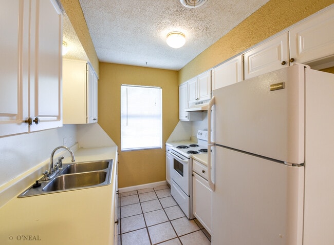 Photo - 102 Circle A S