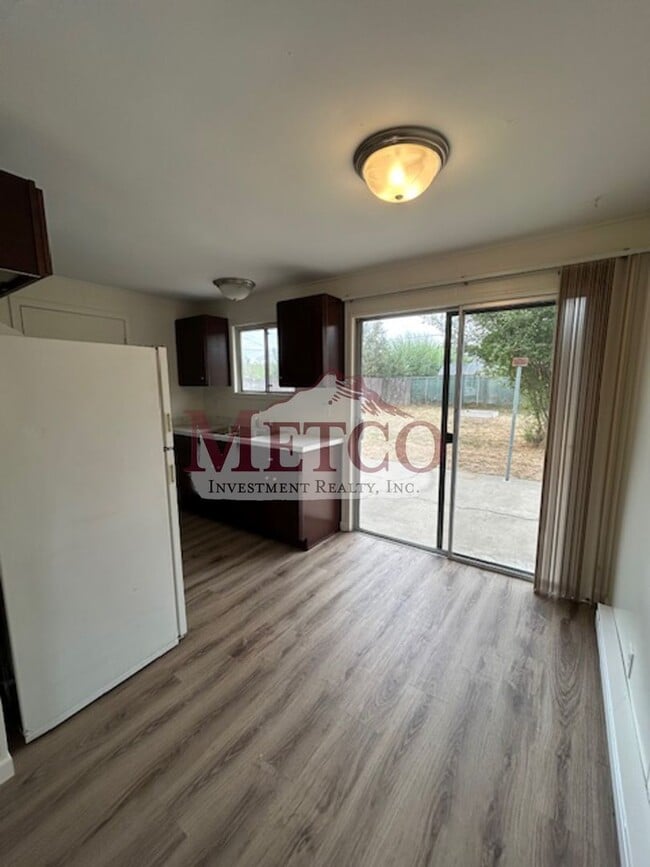 Photo - Darling 3 Bedroom Home in Springfield