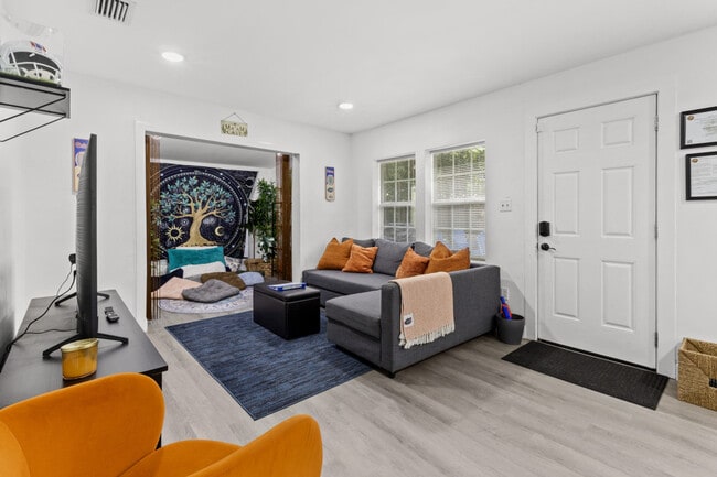 Photo - 2614 NW 8th St Unit ID1359124P