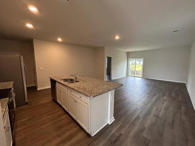 Photo - 324 vaccaro Dr