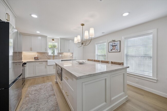 Photo - 1410 E 32nd 1/2 St