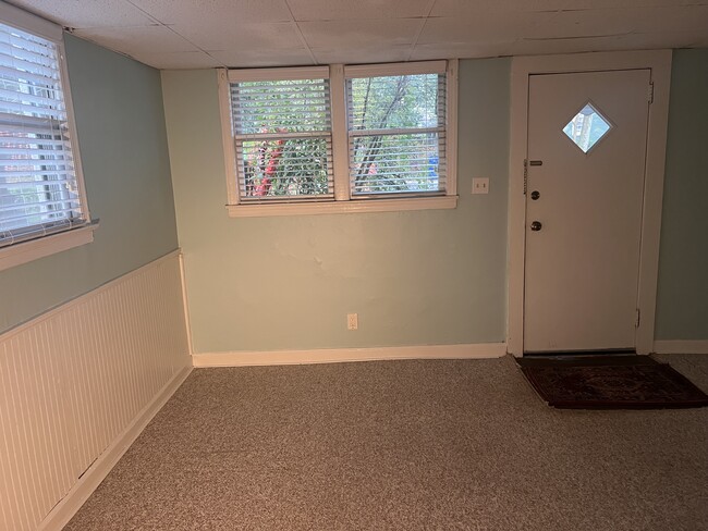 Entry way to Living room - 1377 Scott Blvd Unit B
