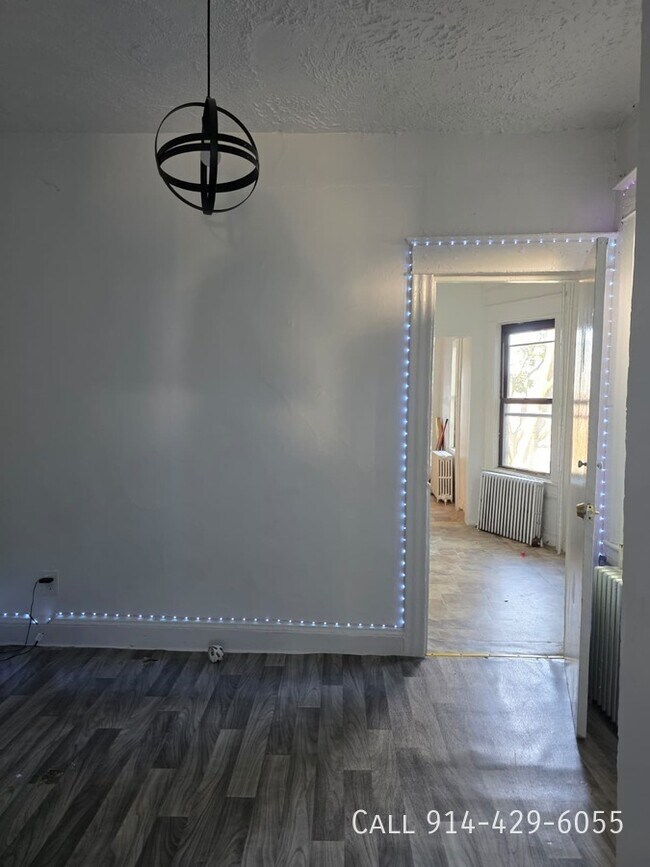 Photo - 33 Van Cortlandt Park Ave Unidad 1R