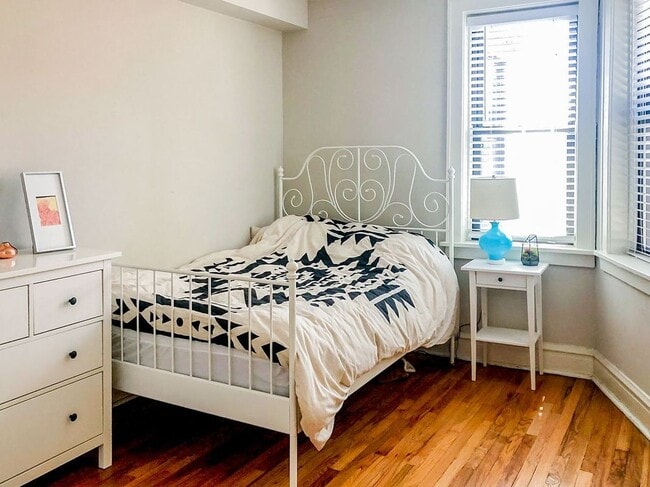 2231 W Wilson Ave Unit 2
