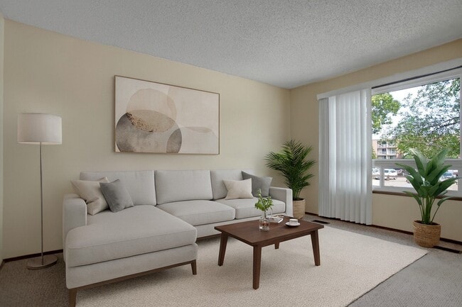 Building Photo - Ventana