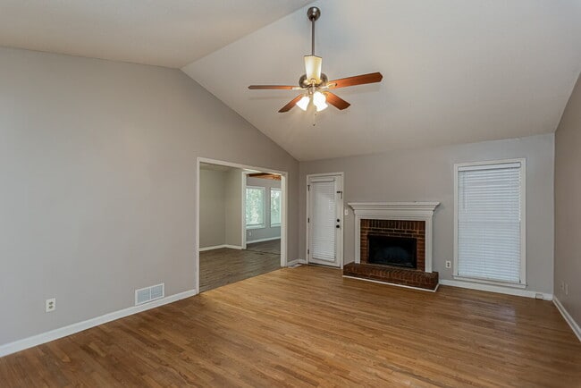 Photo - 3604 Spring Leaf Ln