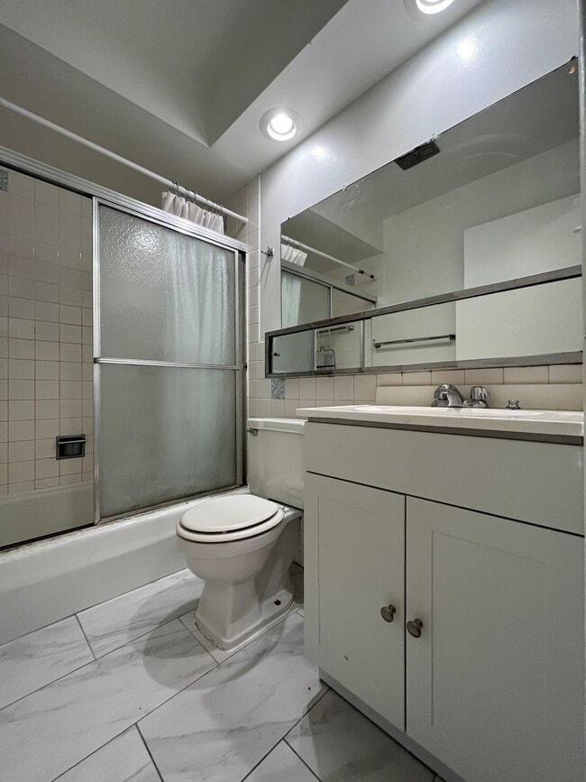 Photo - 516 W Melrose St Unit 503