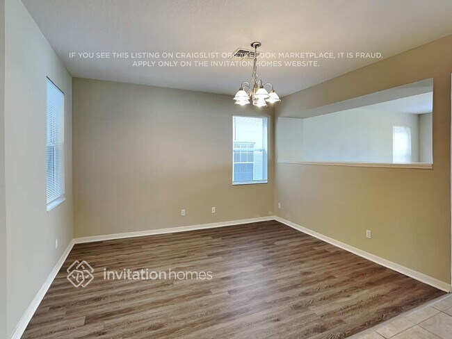 Photo - 17549 Queensland St