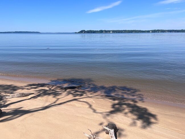 Playa del río Potomac, al oeste-suroeste. - 2480 Fenwick Cir Unidad 2490 Fenwick Circle