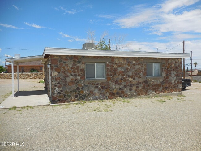 Photo - 8314 Mercury St
