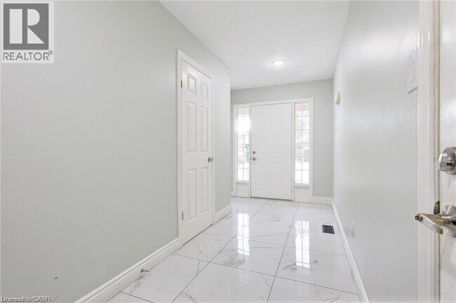 Photo - 110 Commonwealth St