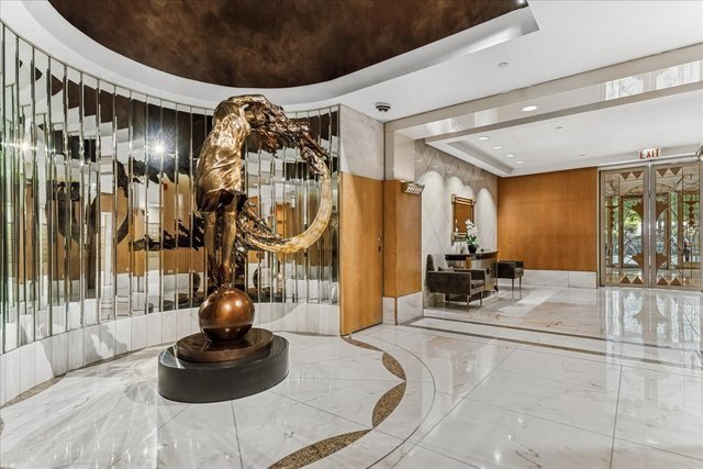 Photo - 111 E Chestnut St Unit 20B