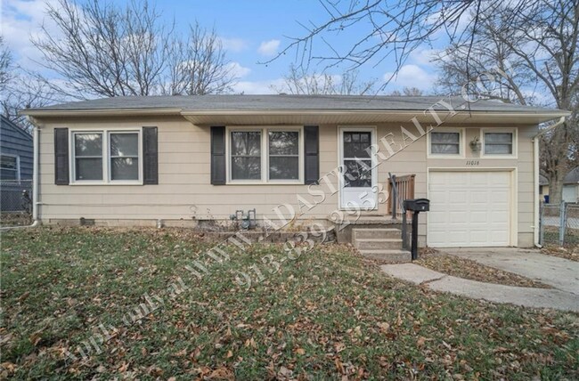 Photo - Cute 3 Bed 1 Bath Ranch Home in Raytown - ...