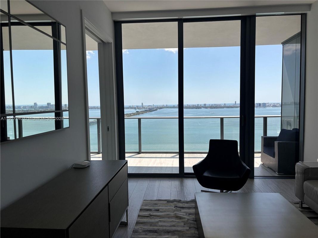 Photo - 480 NE 31st St