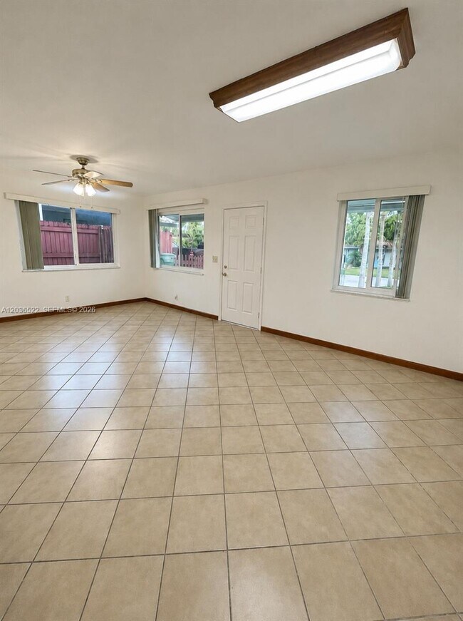 1005 SW 30th St Unit 1007