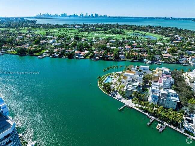 Building Photo - 6103 Aqua Ave Unit 406 Rental