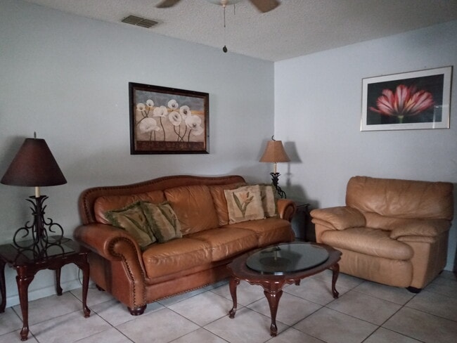 Photo - 522 Camino Ct