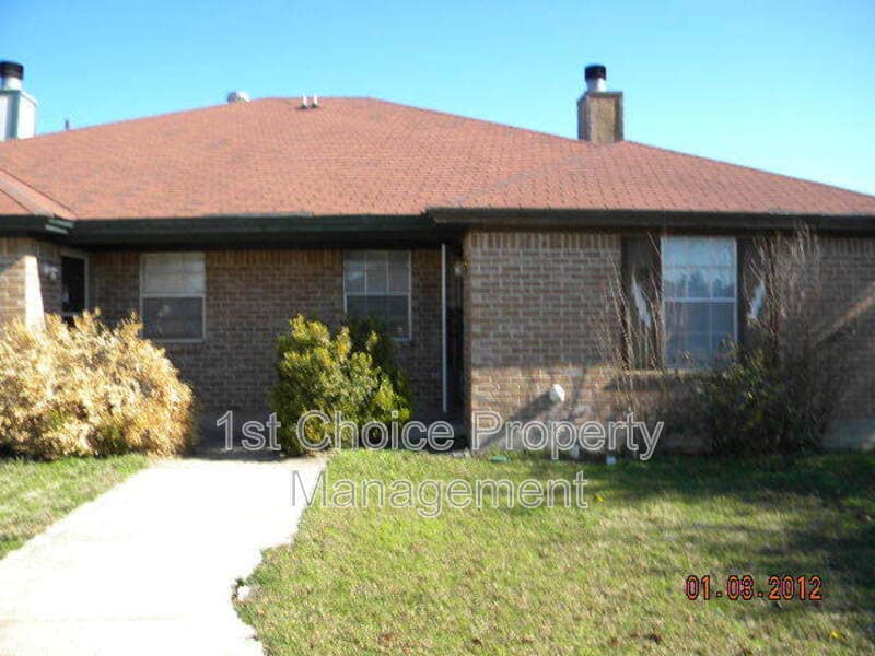 Photo - 996 S Meadow Cir