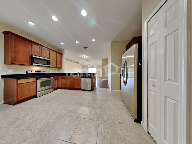 3905 Constantine Loop