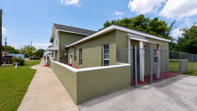 Photo - 1049 Pippin St Unit B
