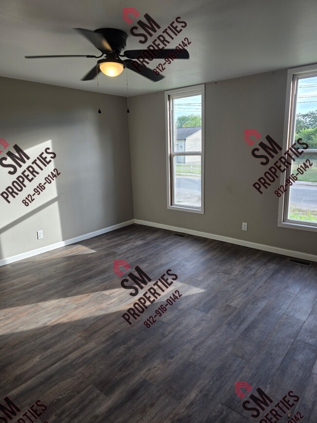 Photo - 1433 Loeb St