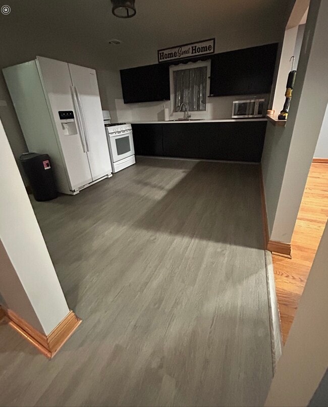 Building Photo - 4347 Custer Ave