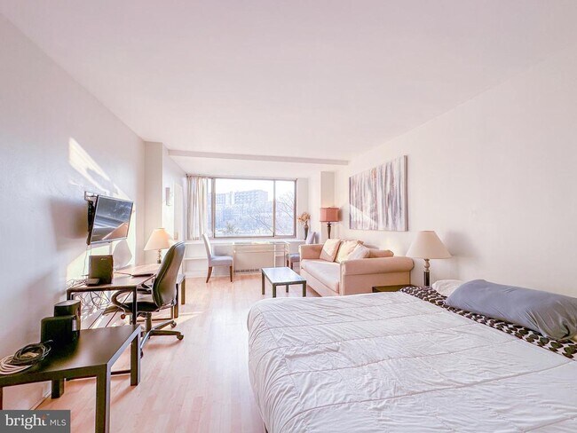 Photo - 1111 Arlington Blvd Unit 615