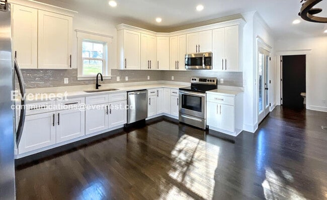 Photo - 174 Lynda Cir