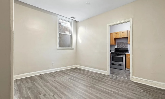 Photo - 255 W Lombard St Unidad 3