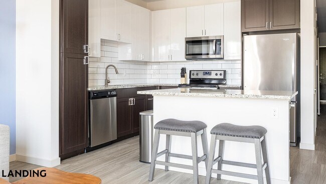 Photo - 2900 E 16th Ave Unidad 443