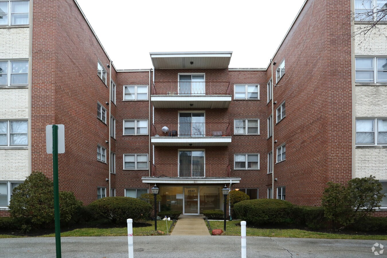 Galitz Court Apartments - Galitz Court Apartments