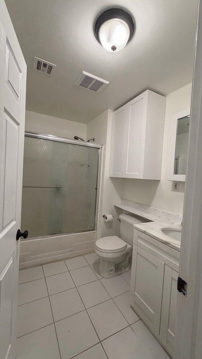 Photo - 225 Halladay St Unit 2