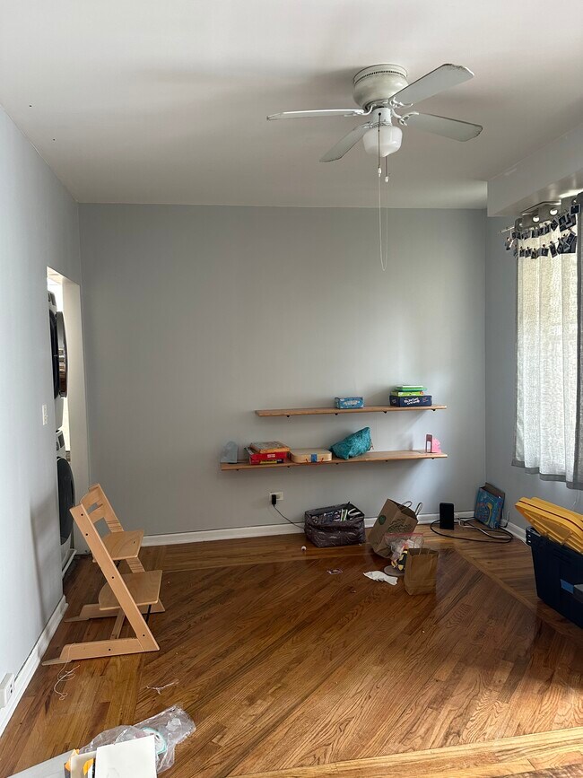 Living Room - 1116 W 17th St Unit 2F