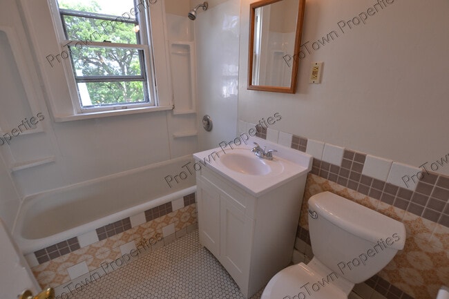 Photo - 511 W Jefferson St Unit 3