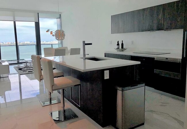 Photo - 480 NE 31st Unidad 3906