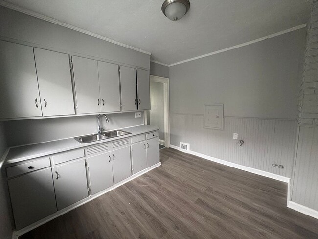 Photo - 16524 Kipling Ave Unit 2