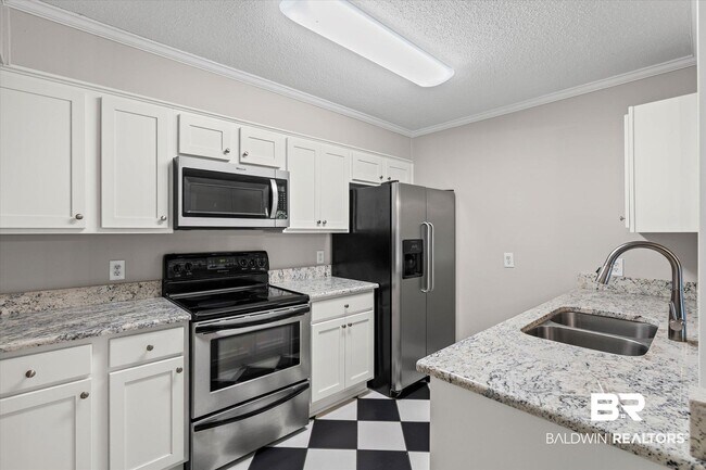 6637 Jackson Square