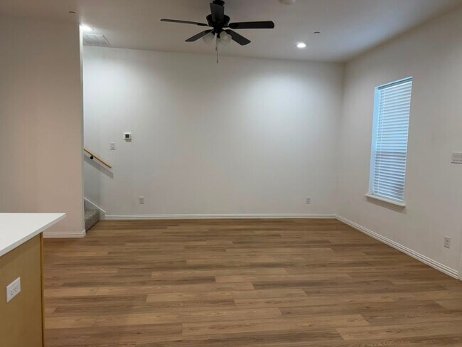Photo - 6800 Oak Crest Dr W