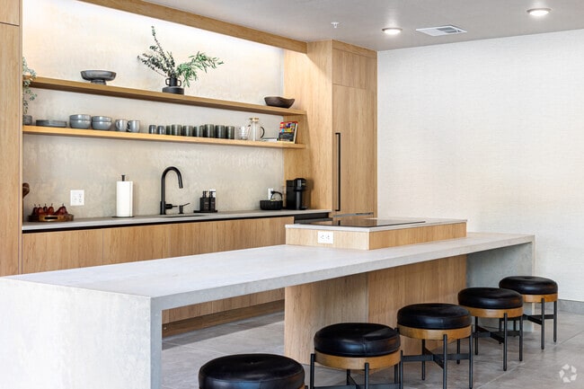 Building Photo - ARIA Rental