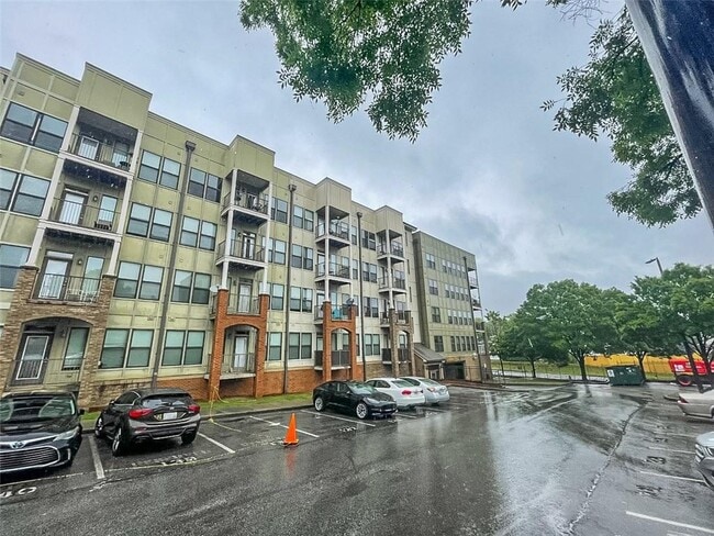 Photo - 898 Oak St SW Unit 3403